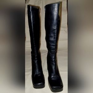Guess Leather Calf length Platform Boots